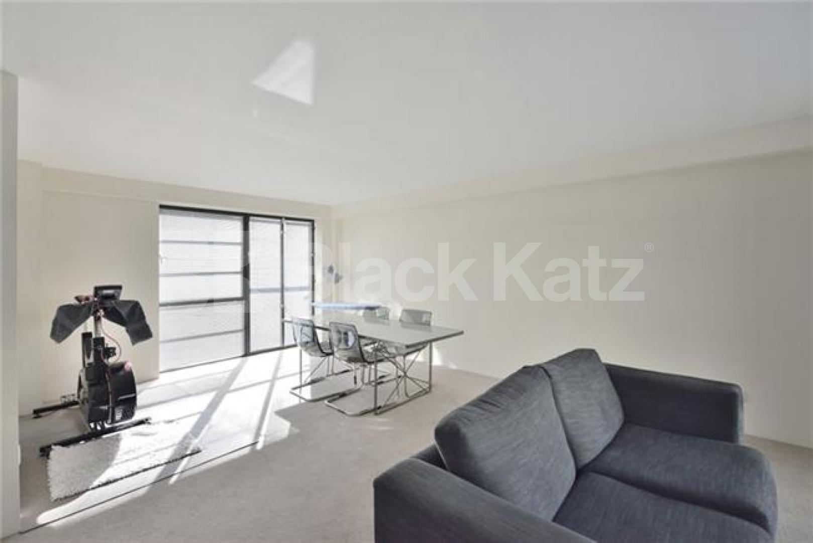 			STUNNING APARTMENT IN A PORTED DEVELOPMENT IN KING'S CROSS, 2 Bedroom, 1 bath, 1 reception Apartment			 Ice Wharf, KINGS CROSS
